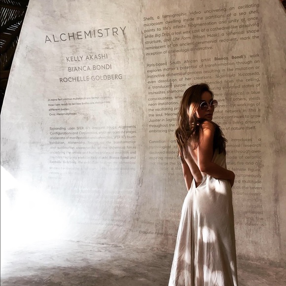 MEET YOUR SELLER! This is me in a nutshell ๐ - Picture 4 of 10